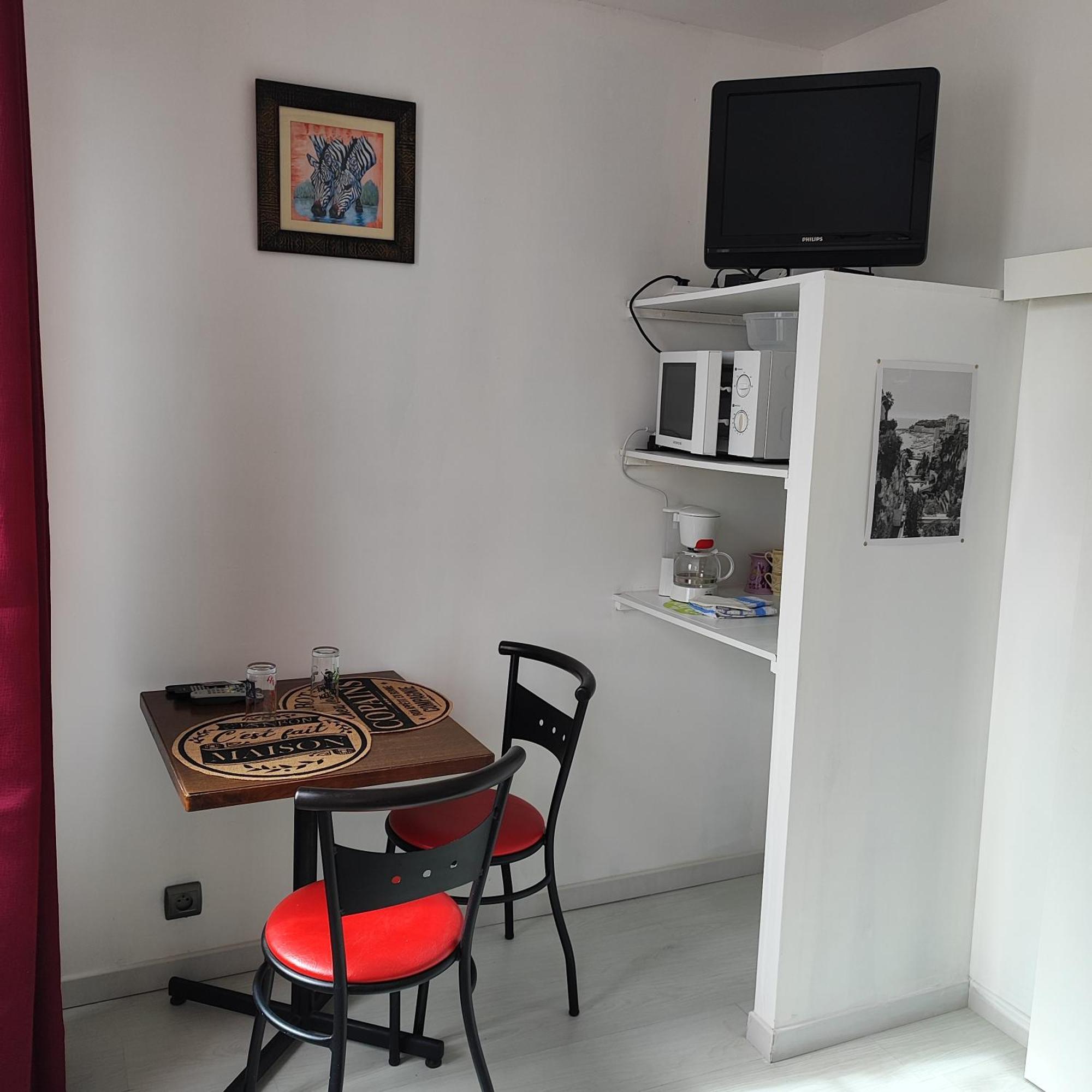 Gite Pour 6 Ou Chambre Pour 2 A Formigny Kültér fotó