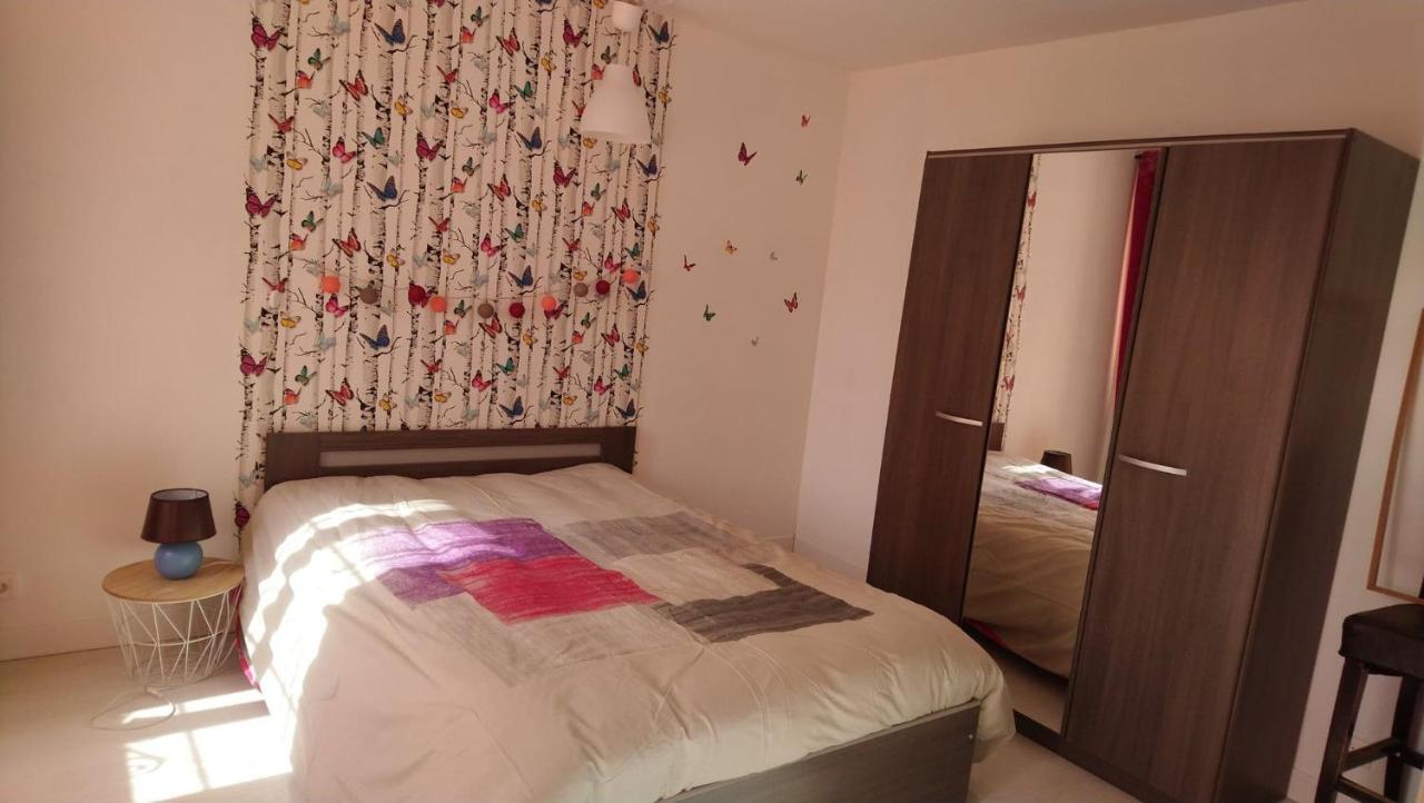 Gite Pour 6 Ou Chambre Pour 2 A Formigny Kültér fotó